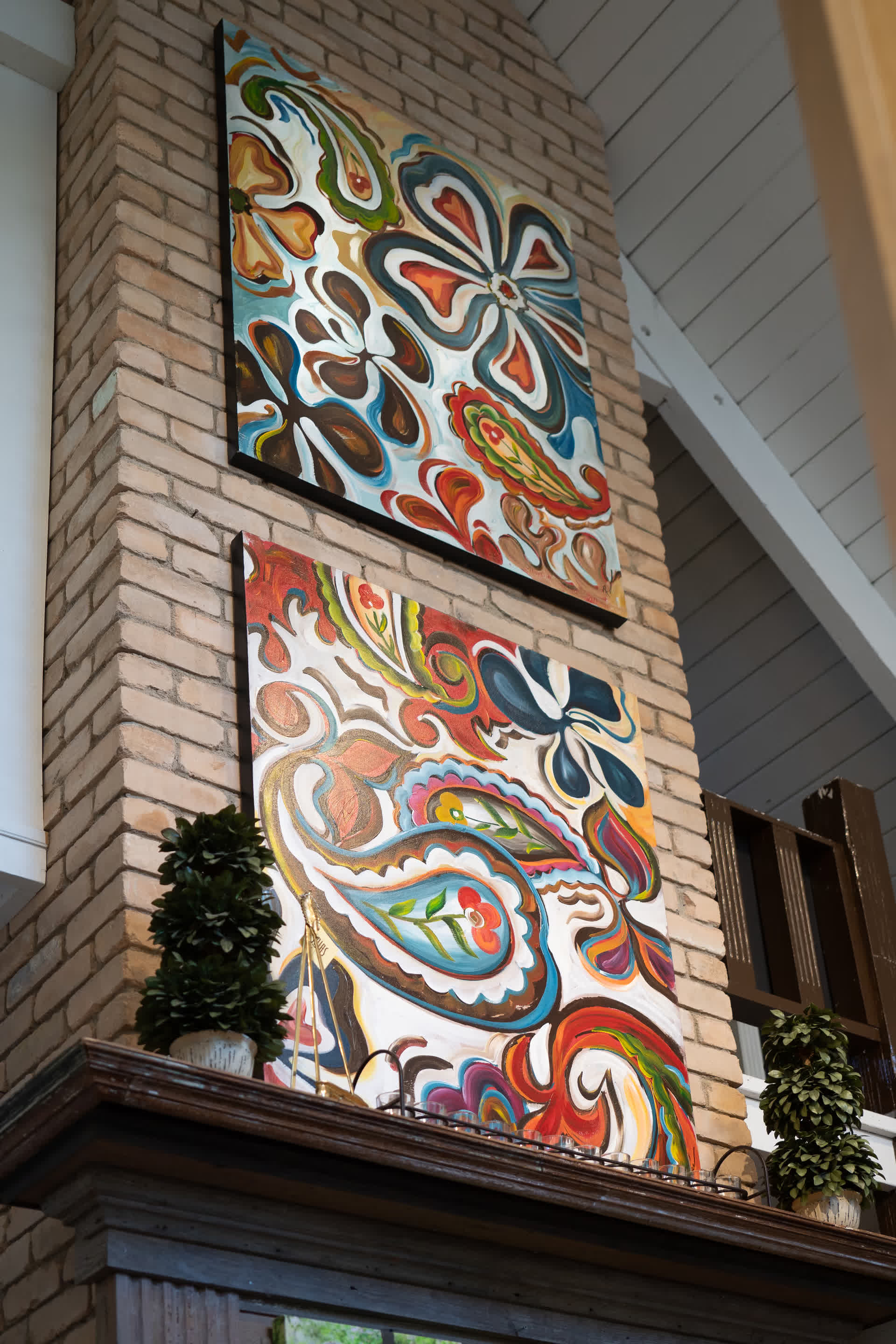 A gathering at Solas Gallery in Salado, Texas.